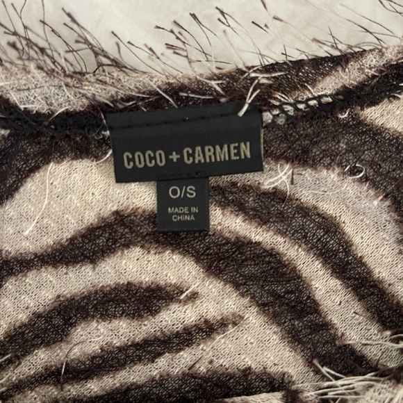 Coco + Carmen Zebra Poncho - Picture 4 of 6